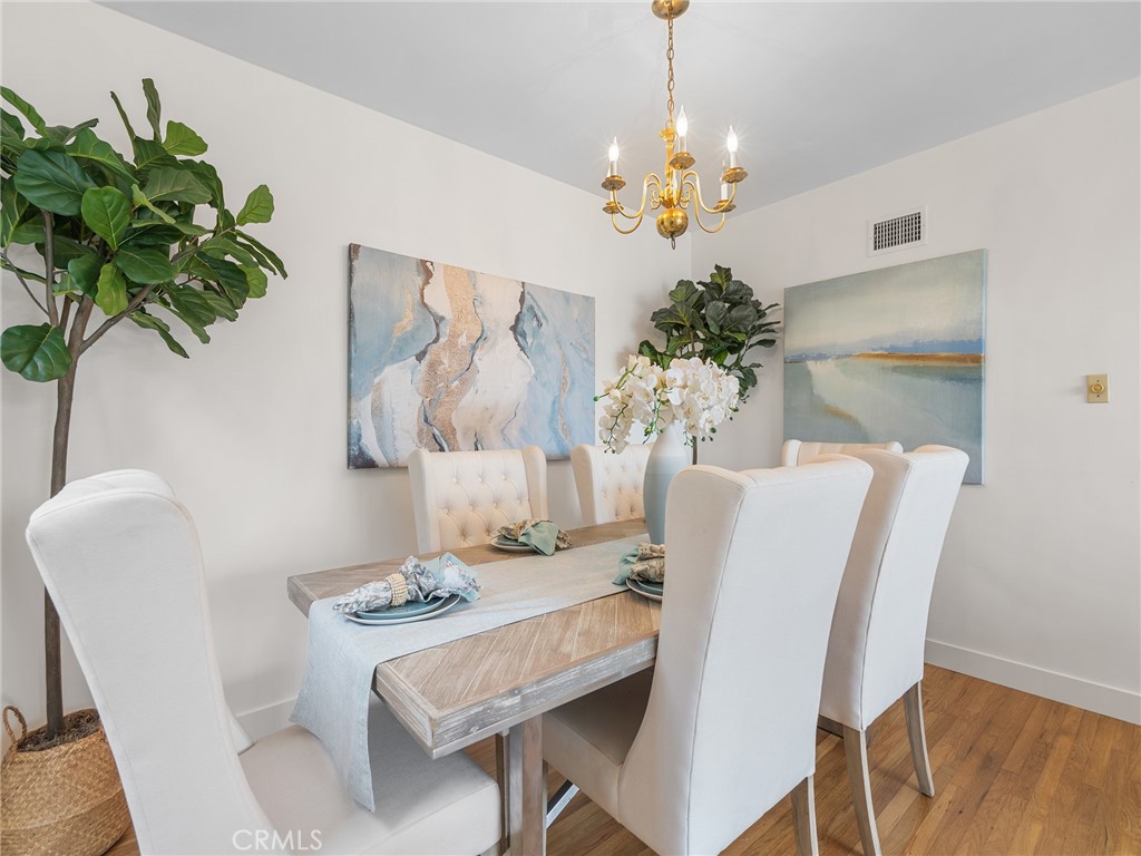 440 Via Los Miradores