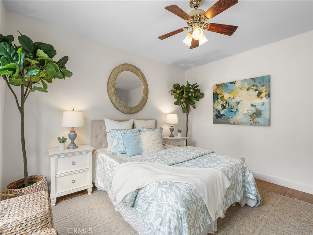 440 Via Los Miradores