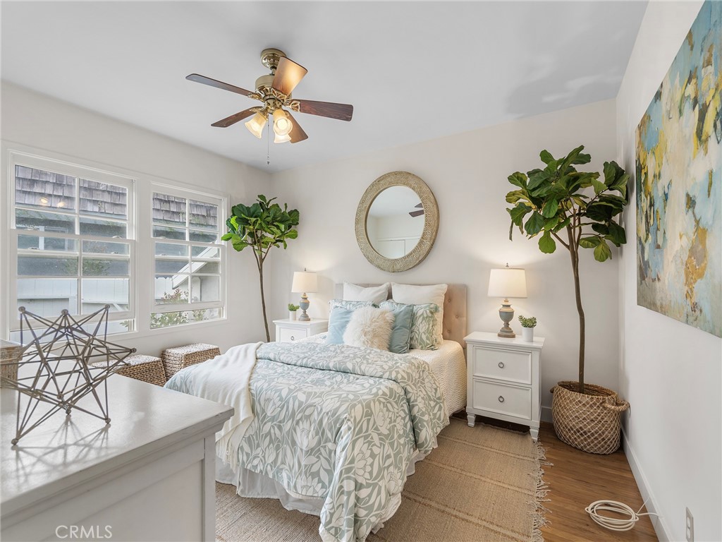 440 Via Los Miradores