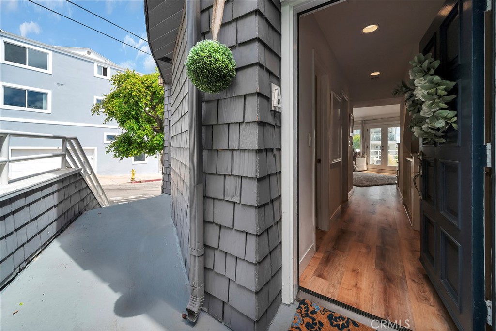 653 Manhattan Beach