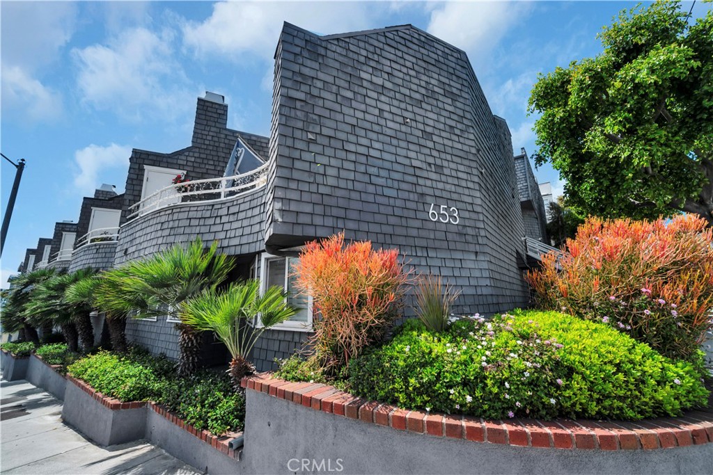 653 Manhattan Beach