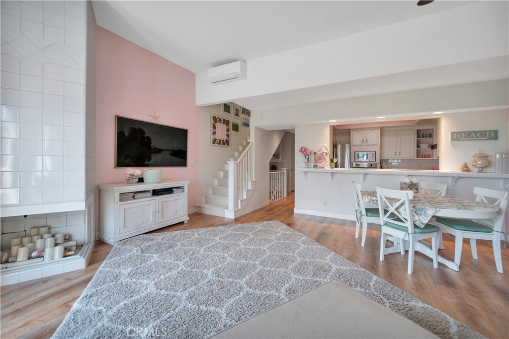 653 Manhattan Beach