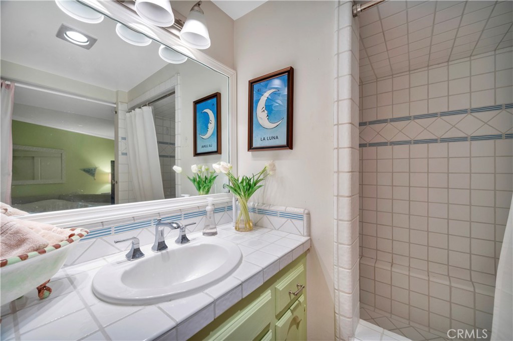 653 Manhattan Beach