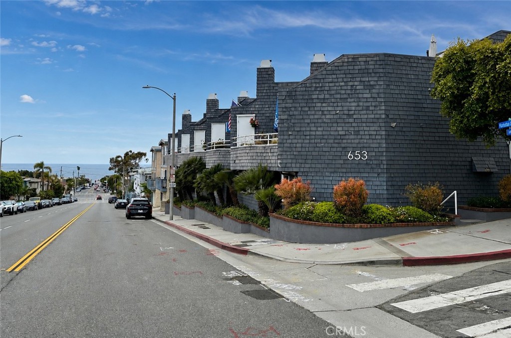 653 Manhattan Beach