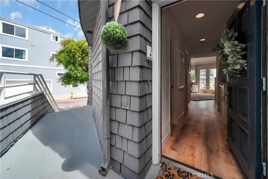 653 Manhattan Beach