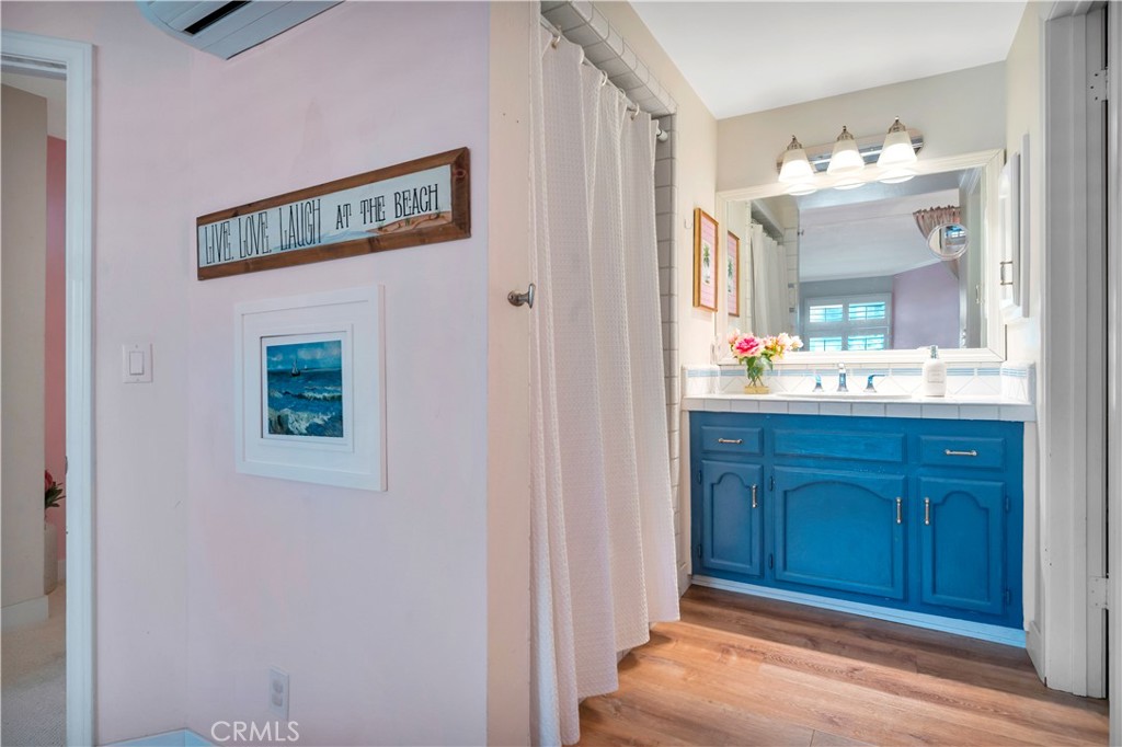 653 Manhattan Beach