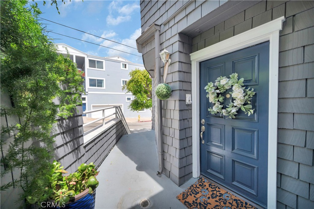 653 Manhattan Beach