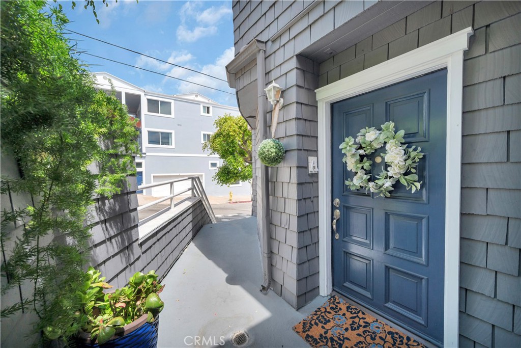 653 Manhattan Beach