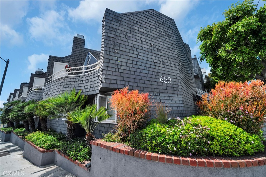 653 Manhattan Beach