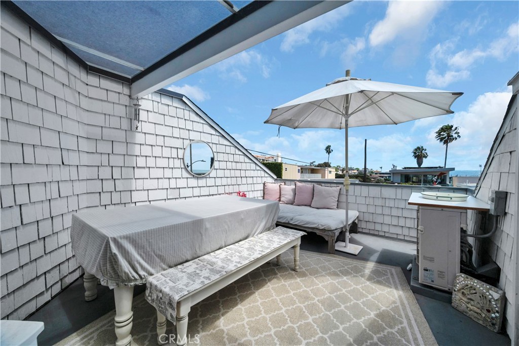 653 Manhattan Beach