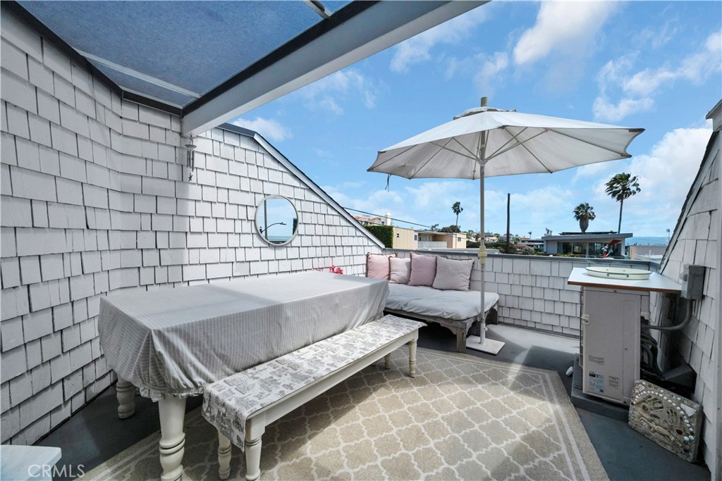 653 Manhattan Beach