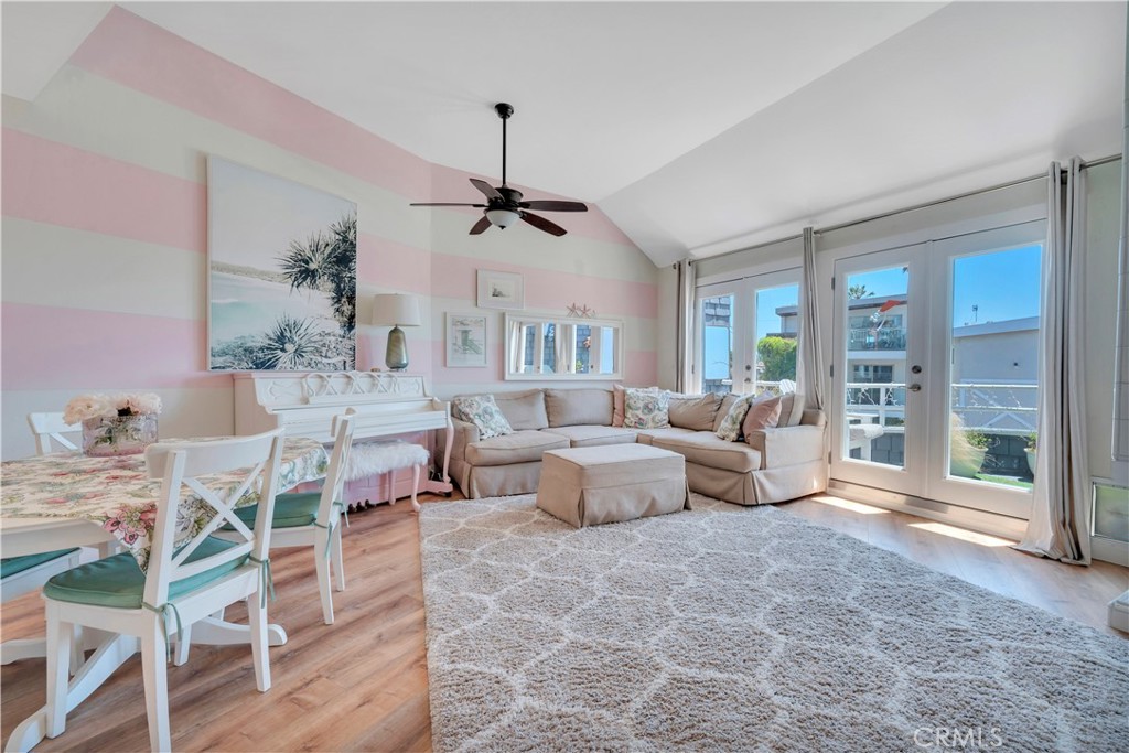 653 Manhattan Beach