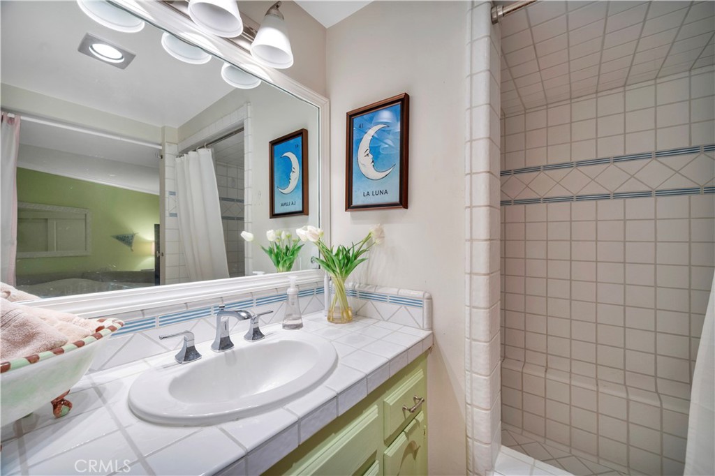 653 Manhattan Beach