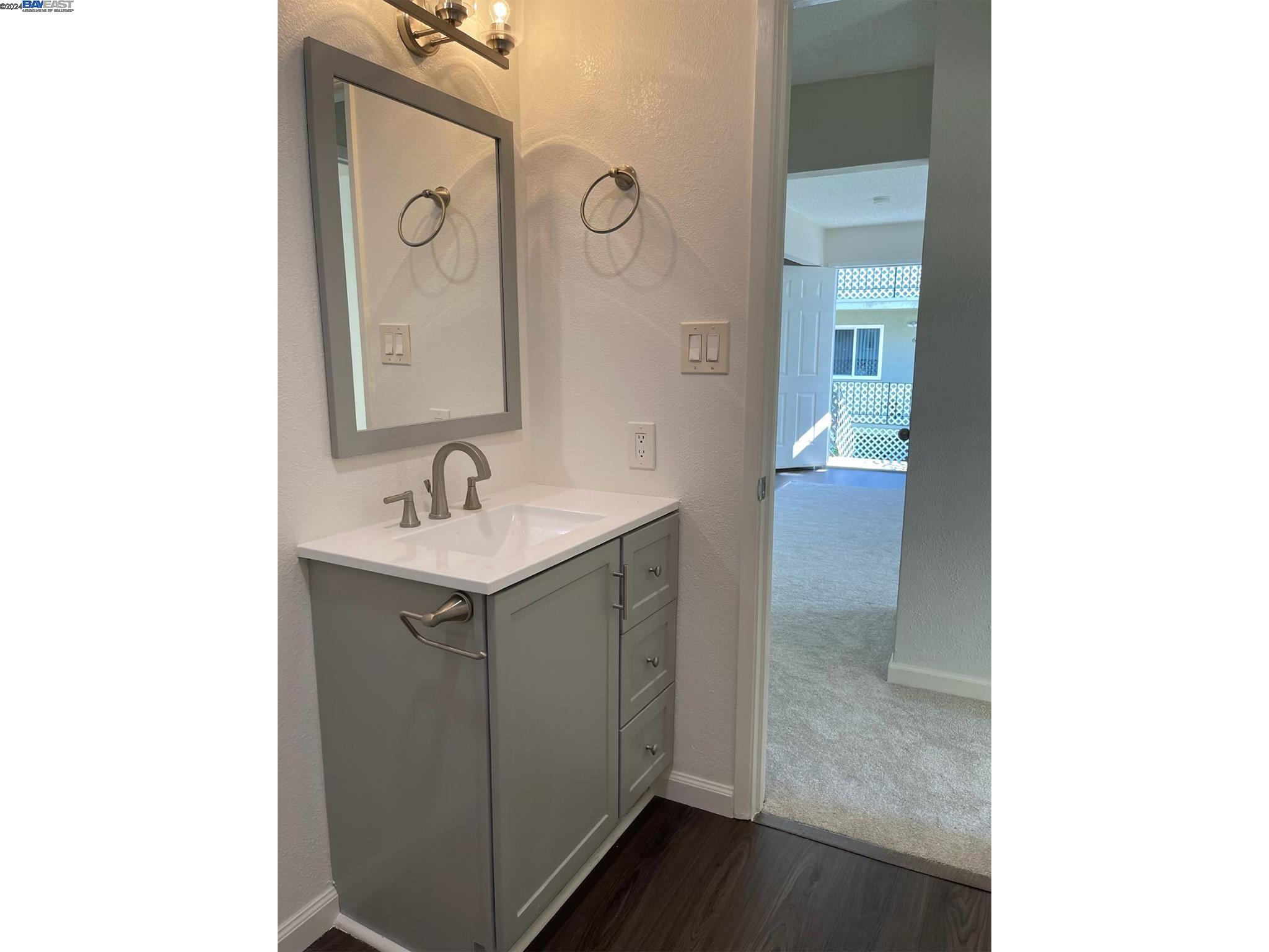 643 E I St
