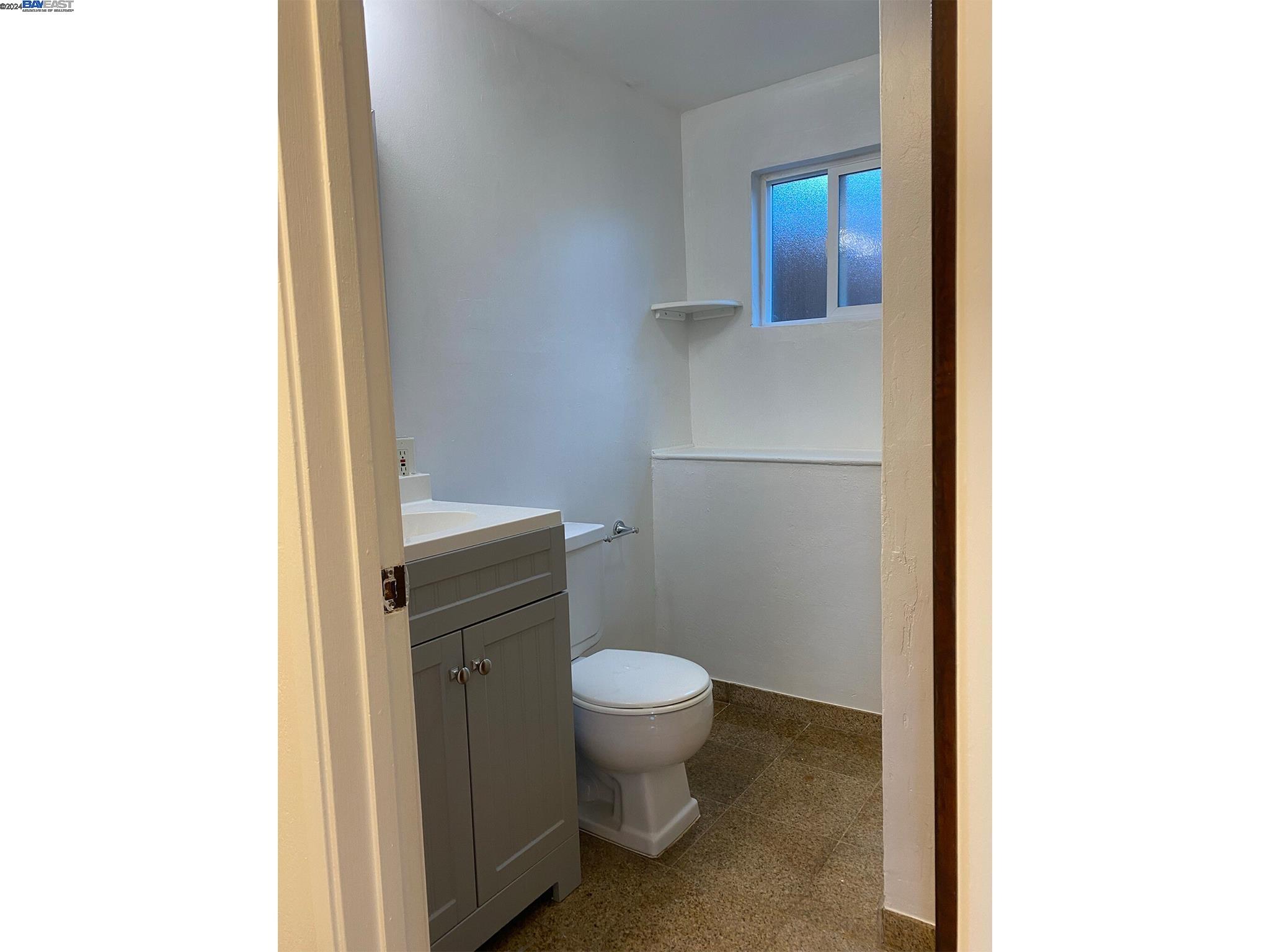 643 E I St