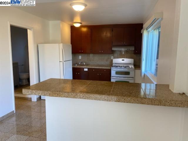 643 E I St