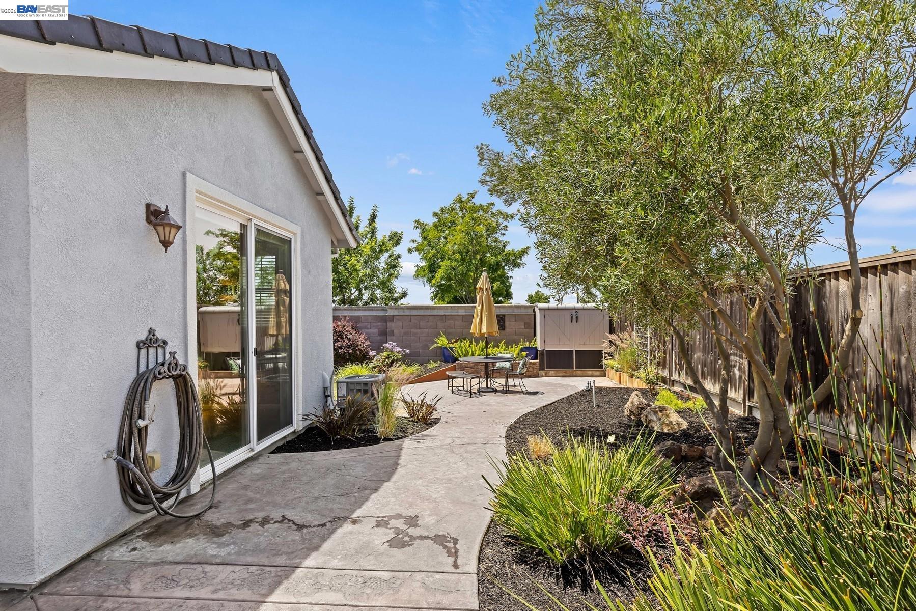 9901 Pyramid Way