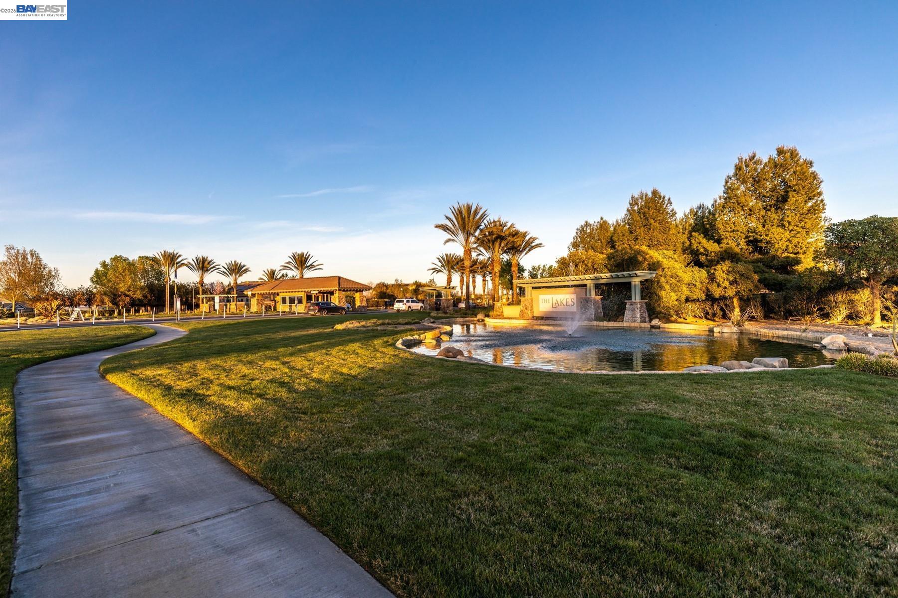 9901 Pyramid Way