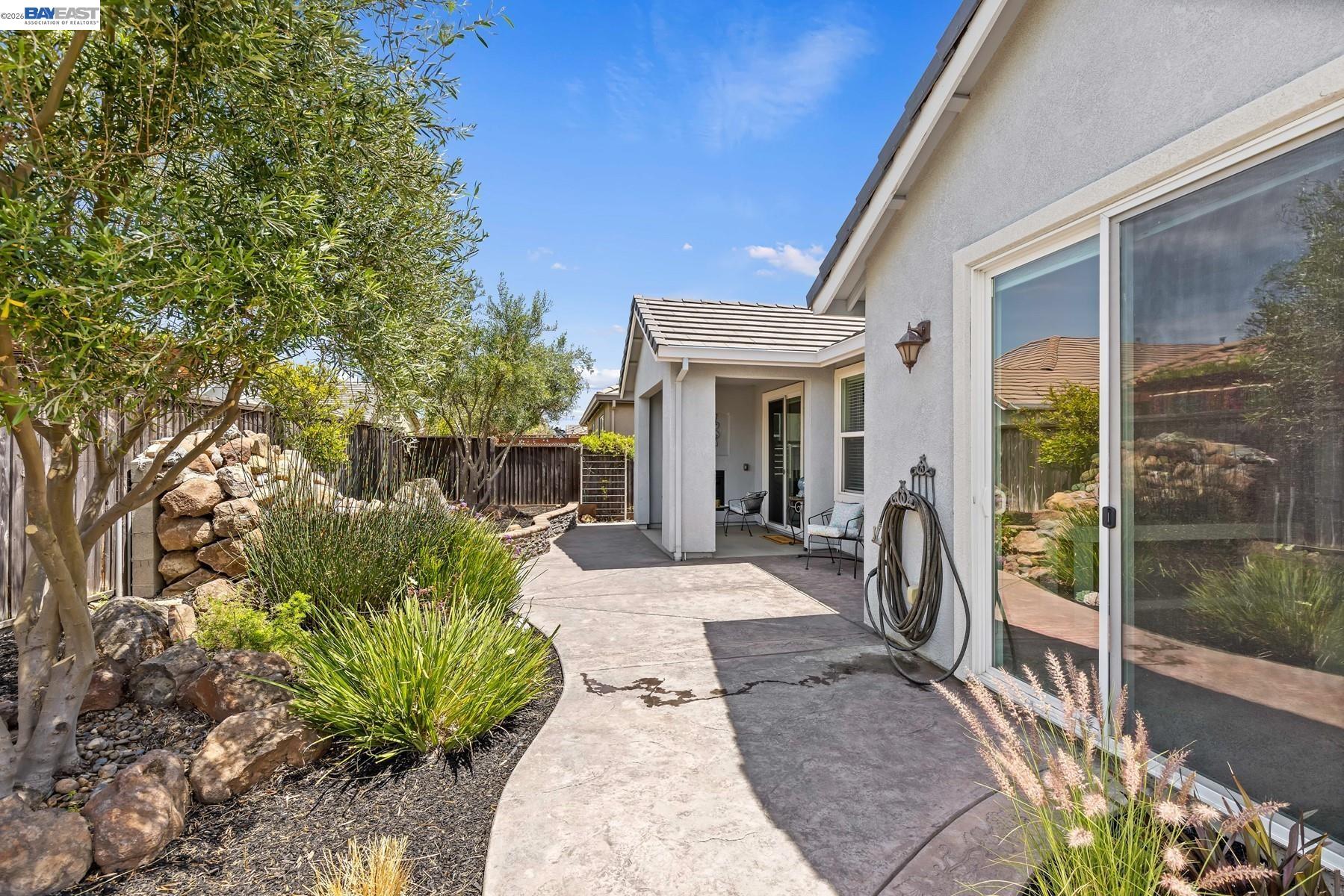 9901 Pyramid Way