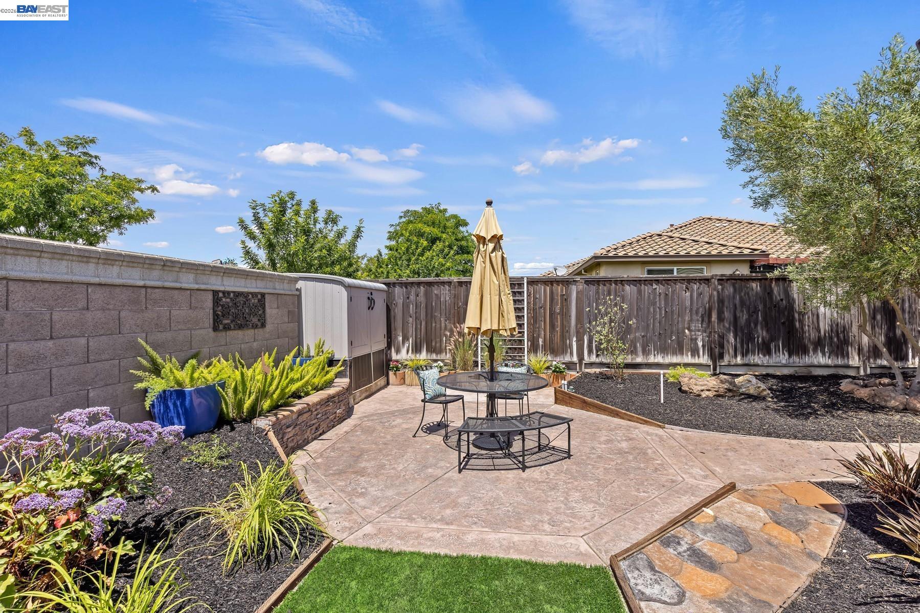 9901 Pyramid Way