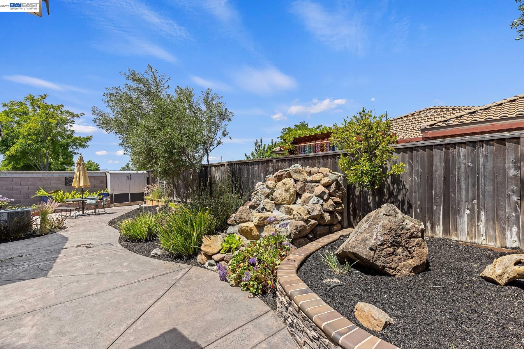 9901 Pyramid Way
