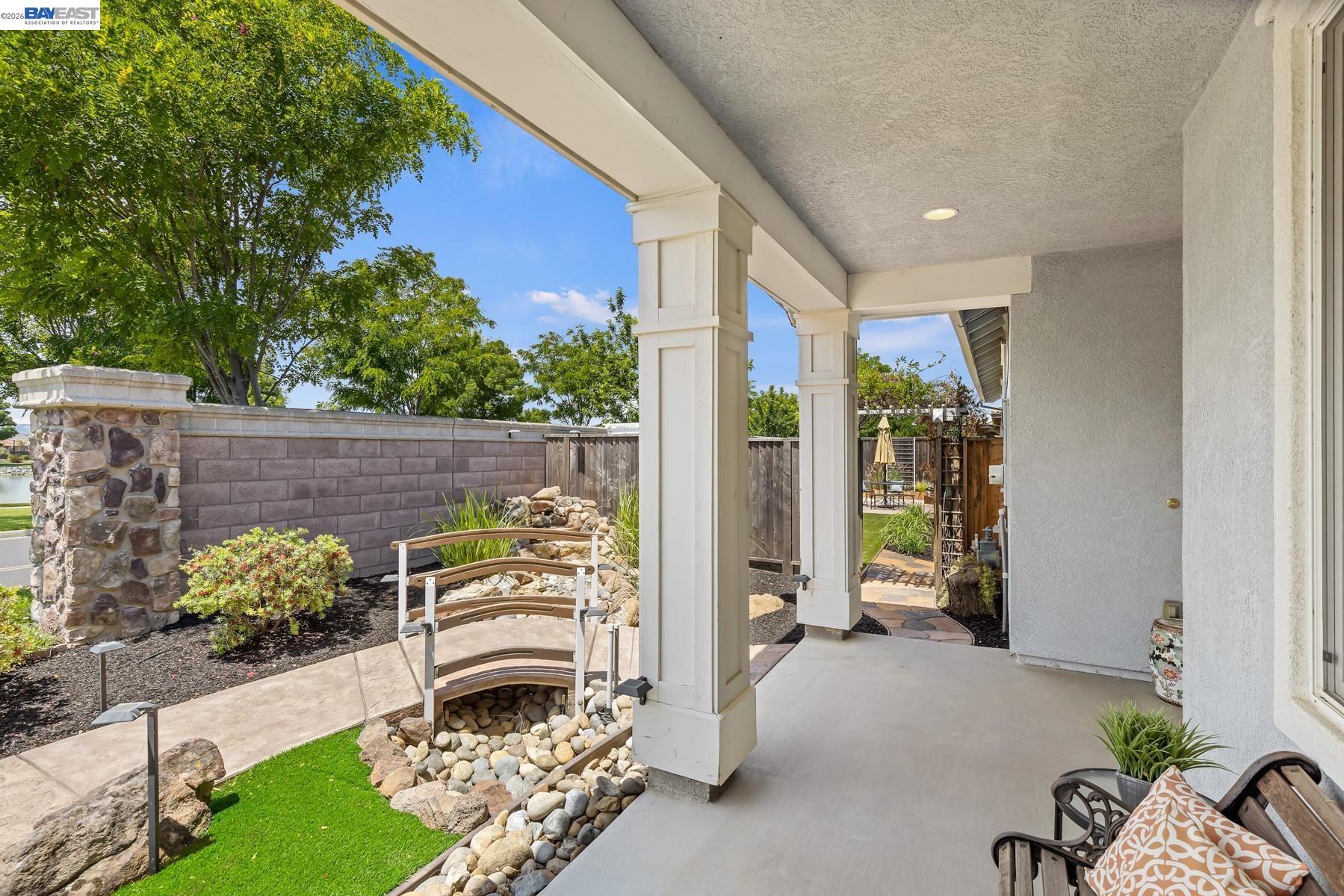 9901 Pyramid Way