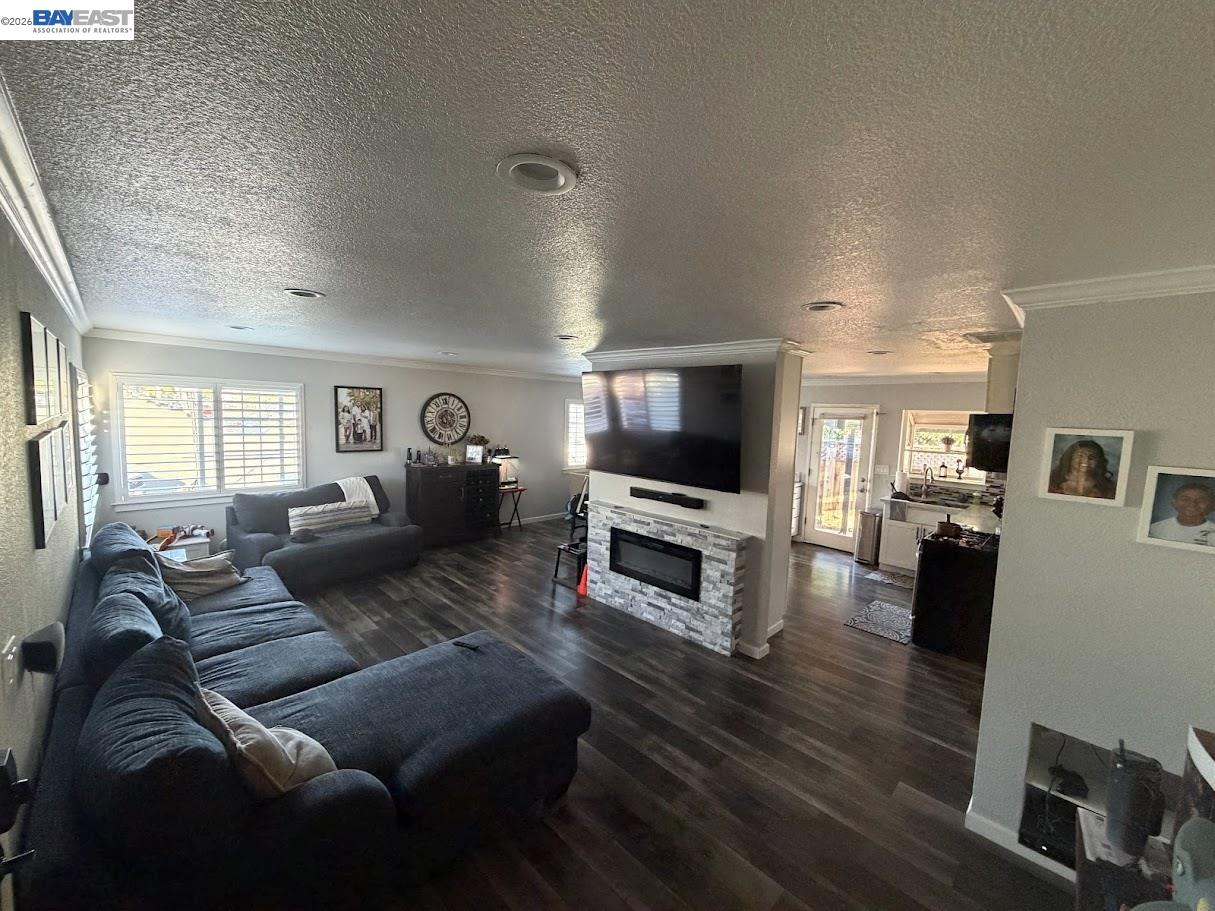 883 Brennan Way