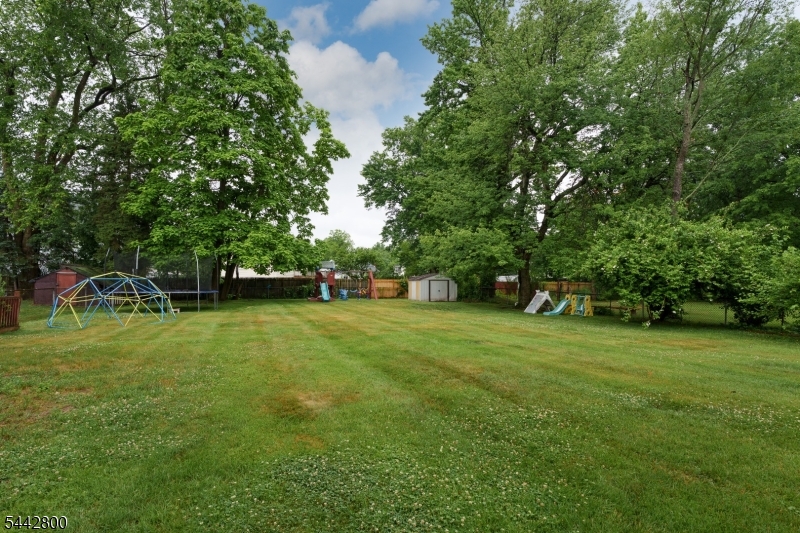 2025 Oak Tree Rd