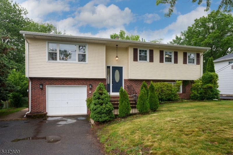 2025 Oak Tree Rd
