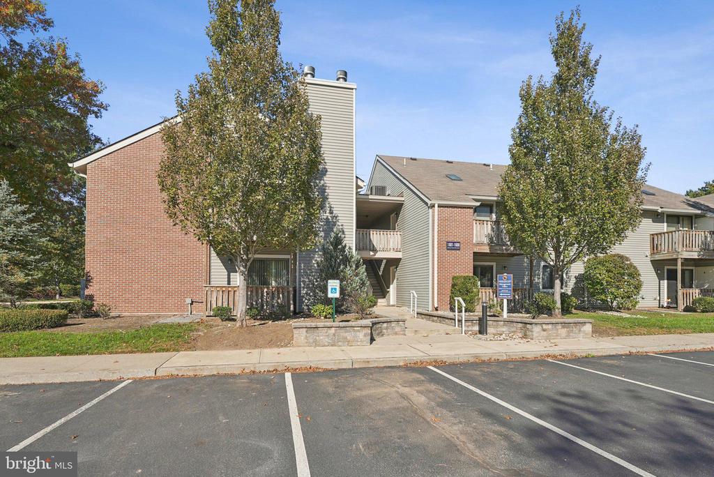 1608 RAVENS CREST DRIVE