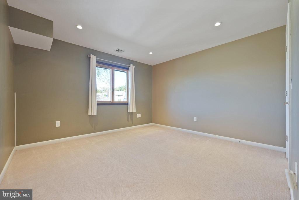 1608 RAVENS CREST DRIVE