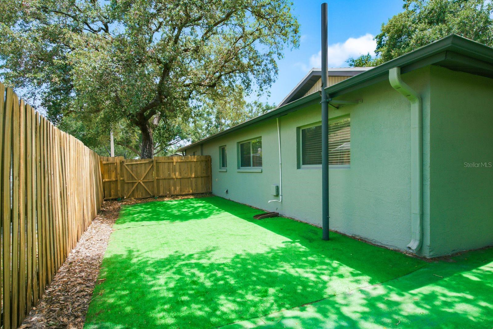 442 EVERGREEN DR