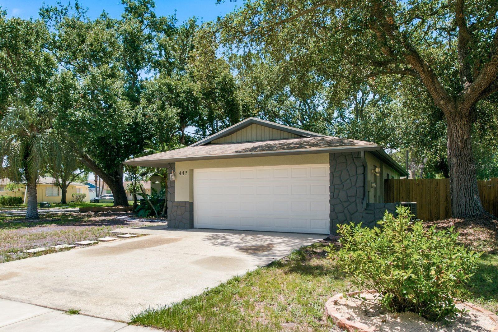 442 EVERGREEN DR