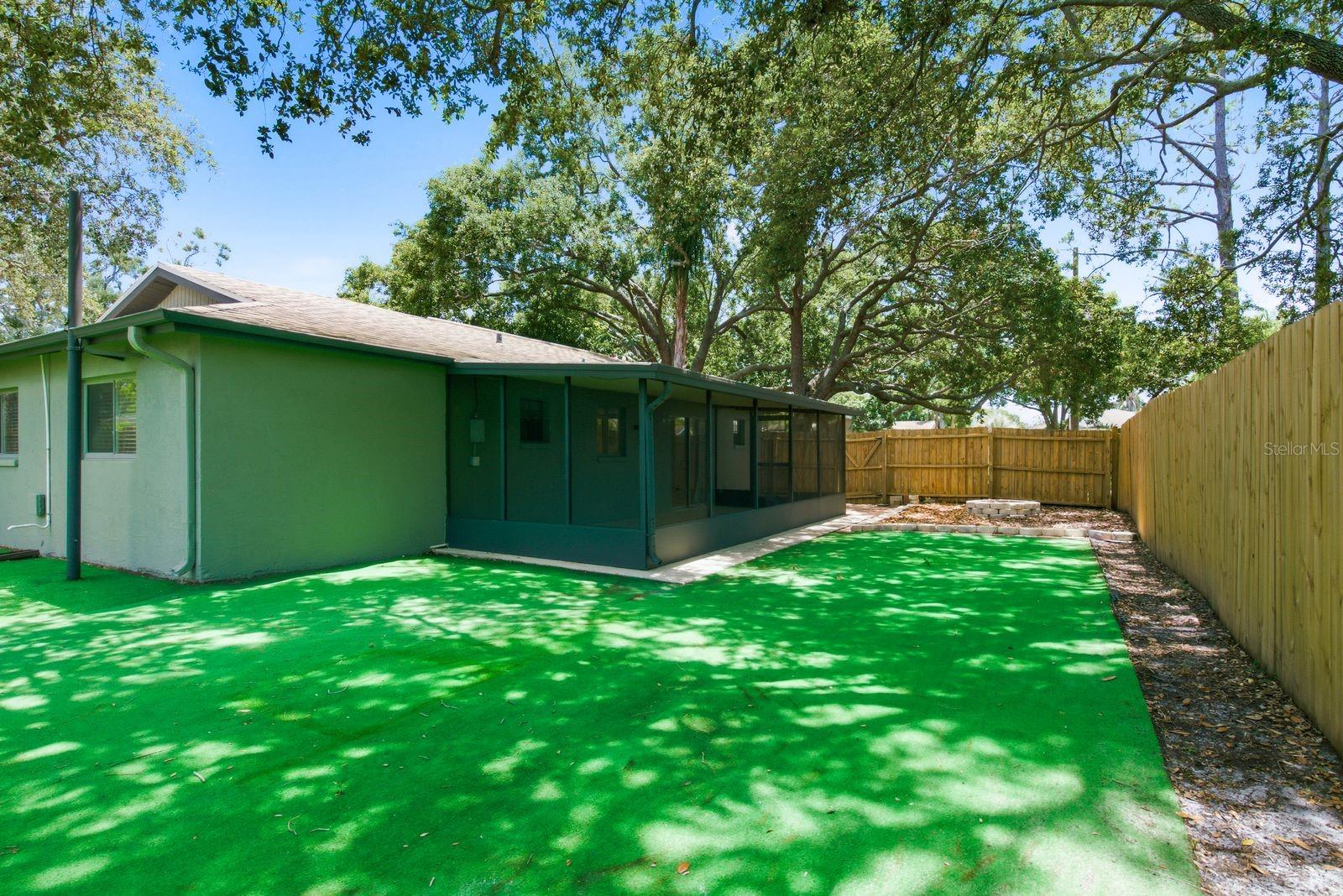 442 EVERGREEN DR
