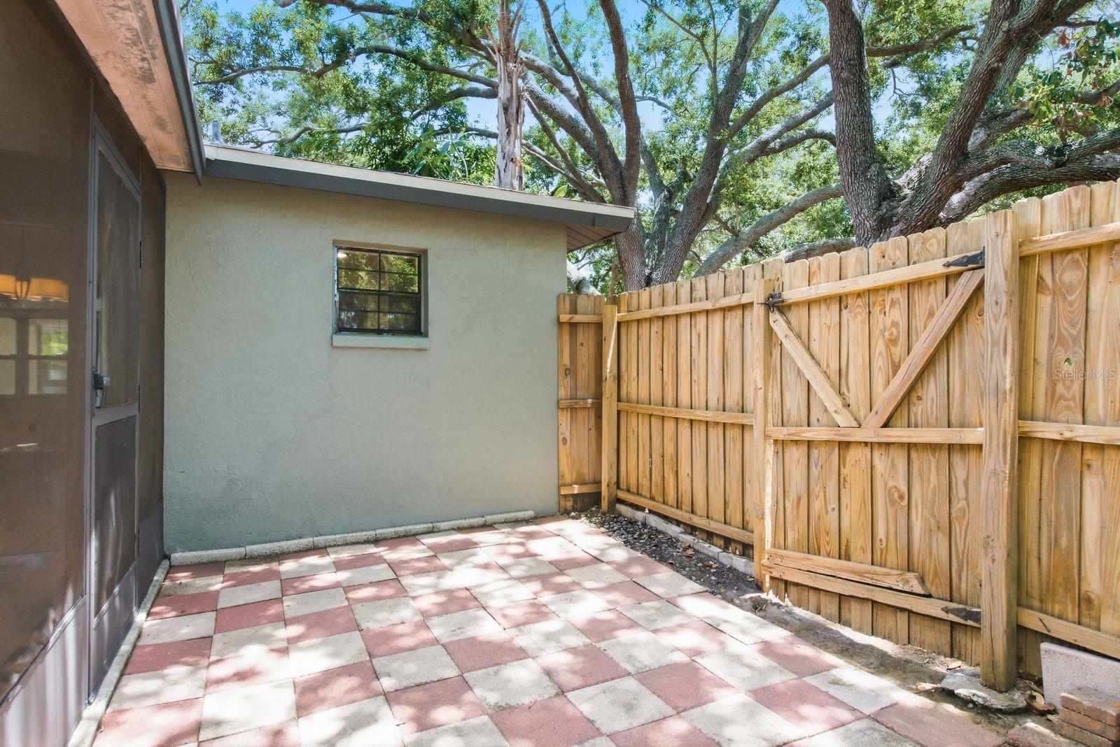 442 EVERGREEN DR