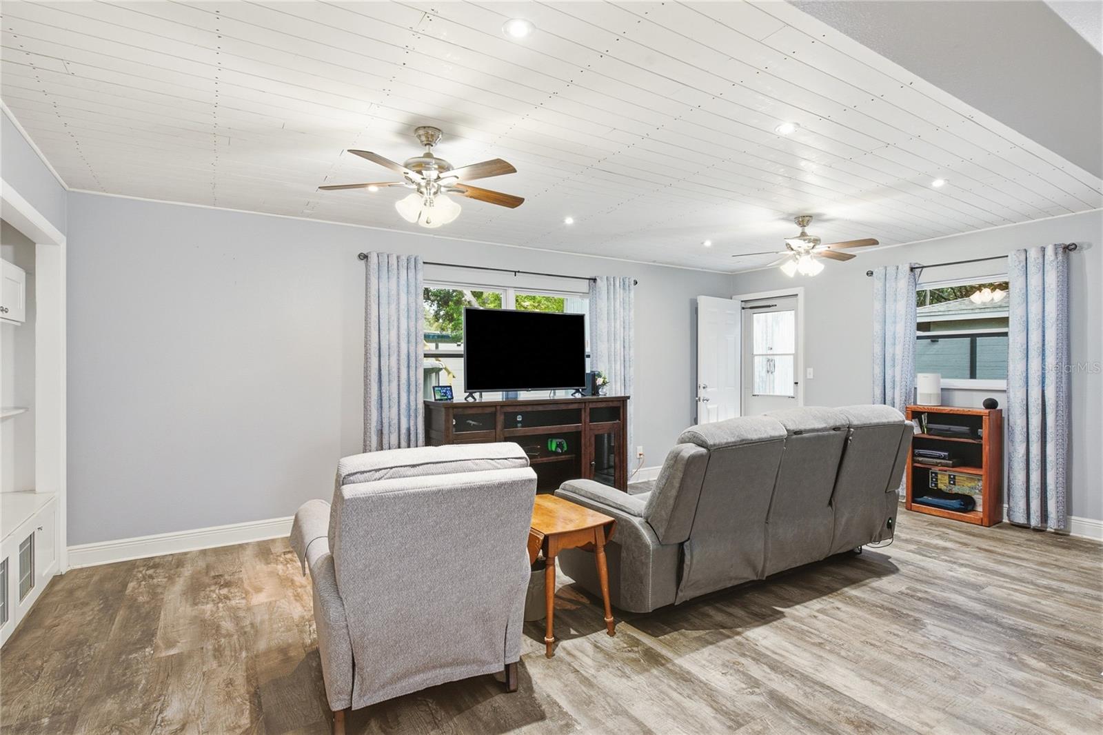 1144 WOODBROOK DR