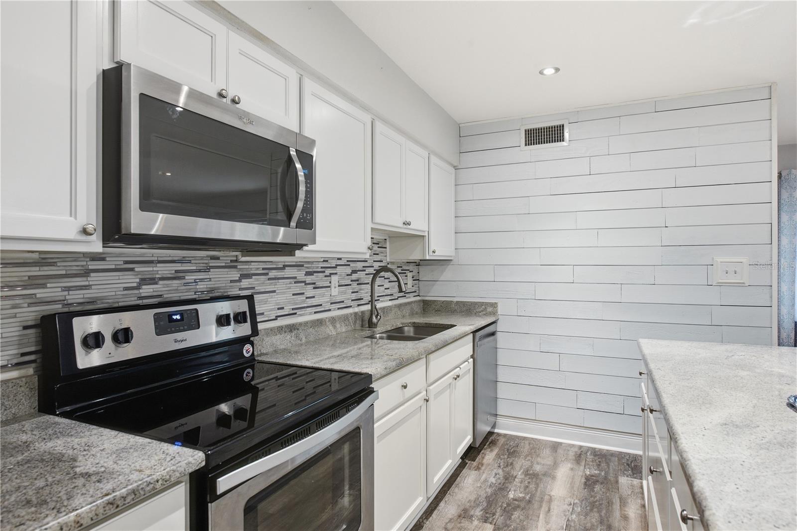 1144 WOODBROOK DR