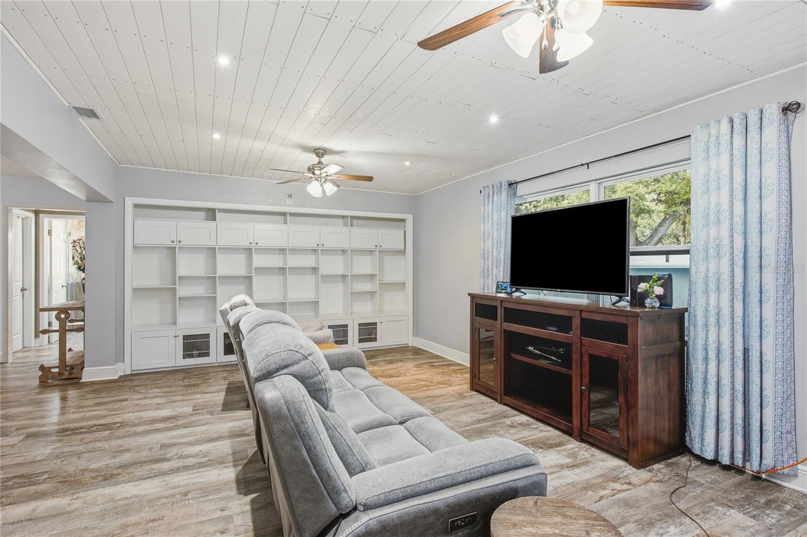 1144 WOODBROOK DR