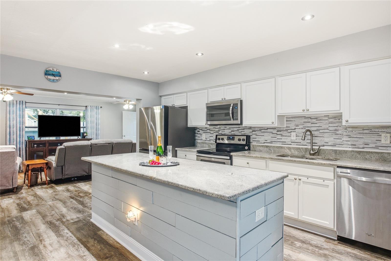1144 WOODBROOK DR
