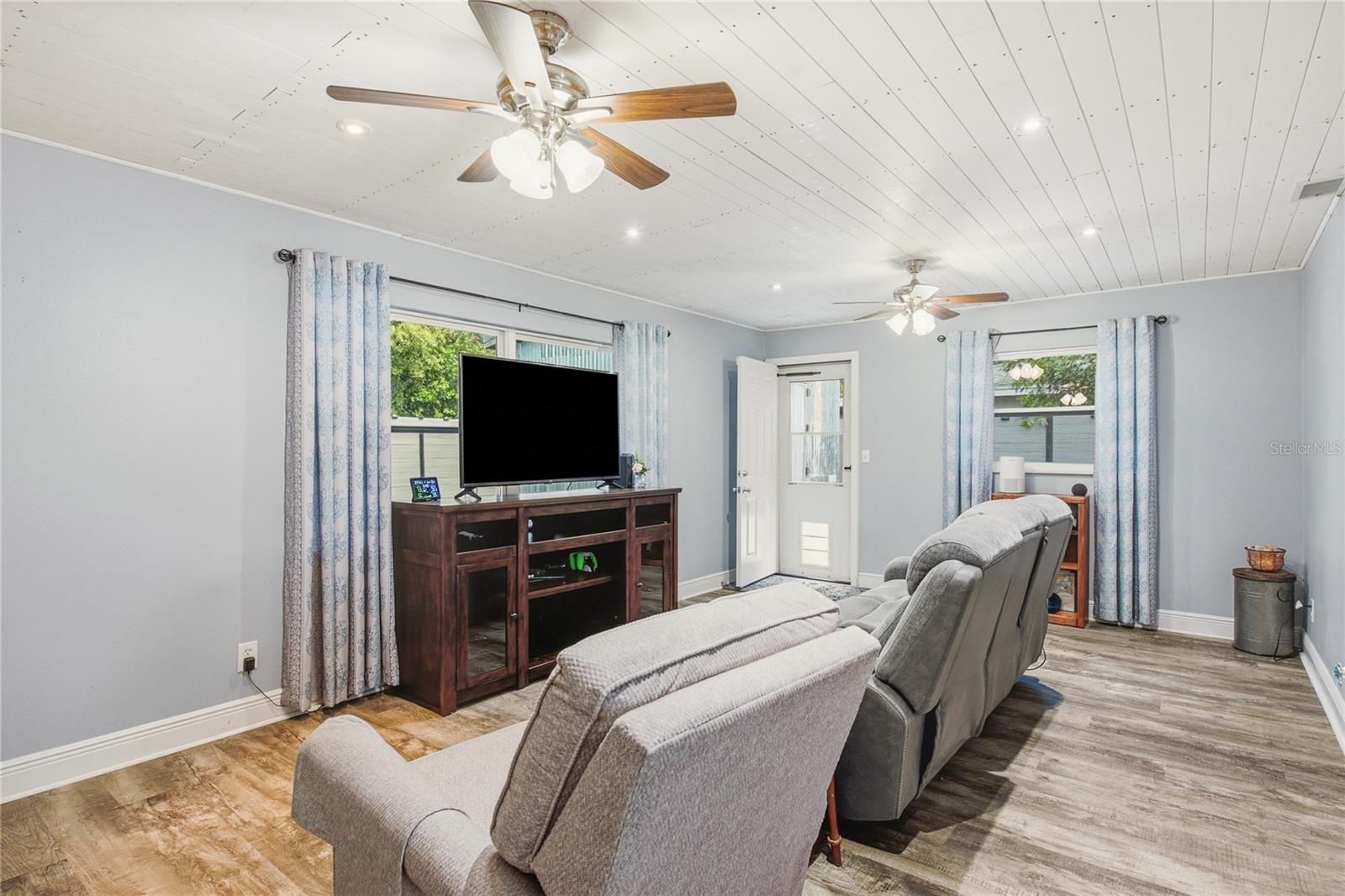1144 WOODBROOK DR