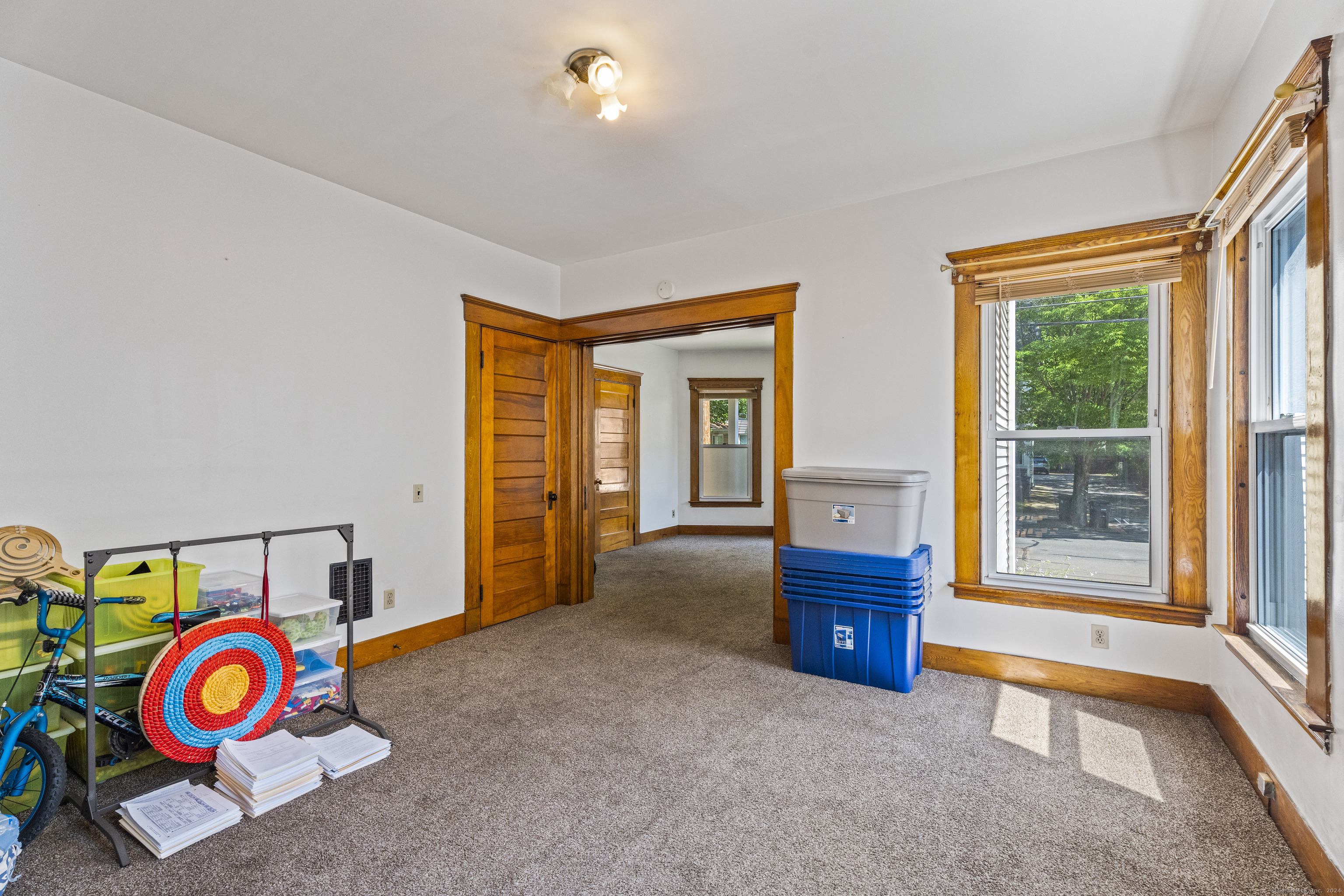 182 Nicoll Street
