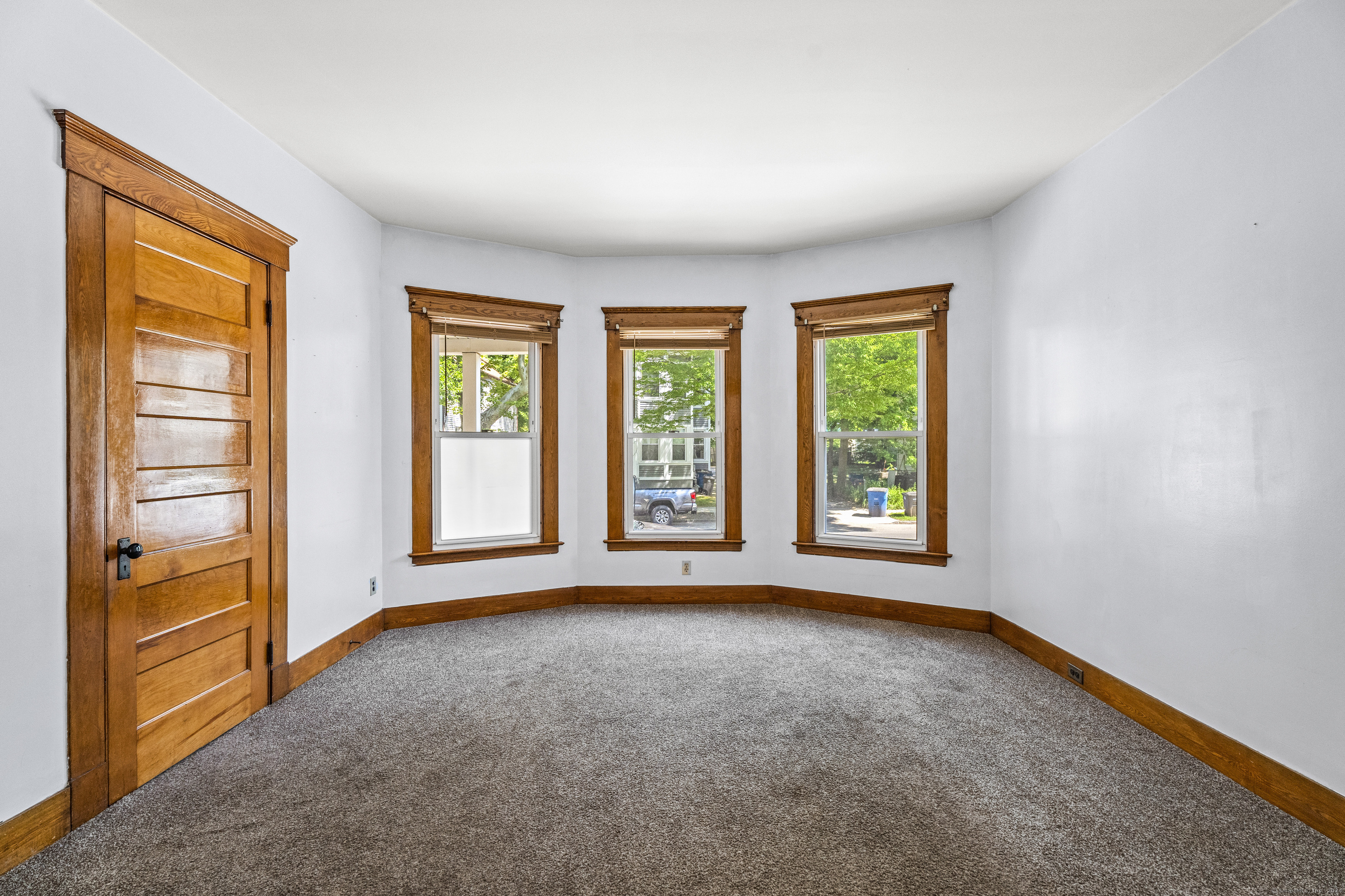 182 Nicoll Street