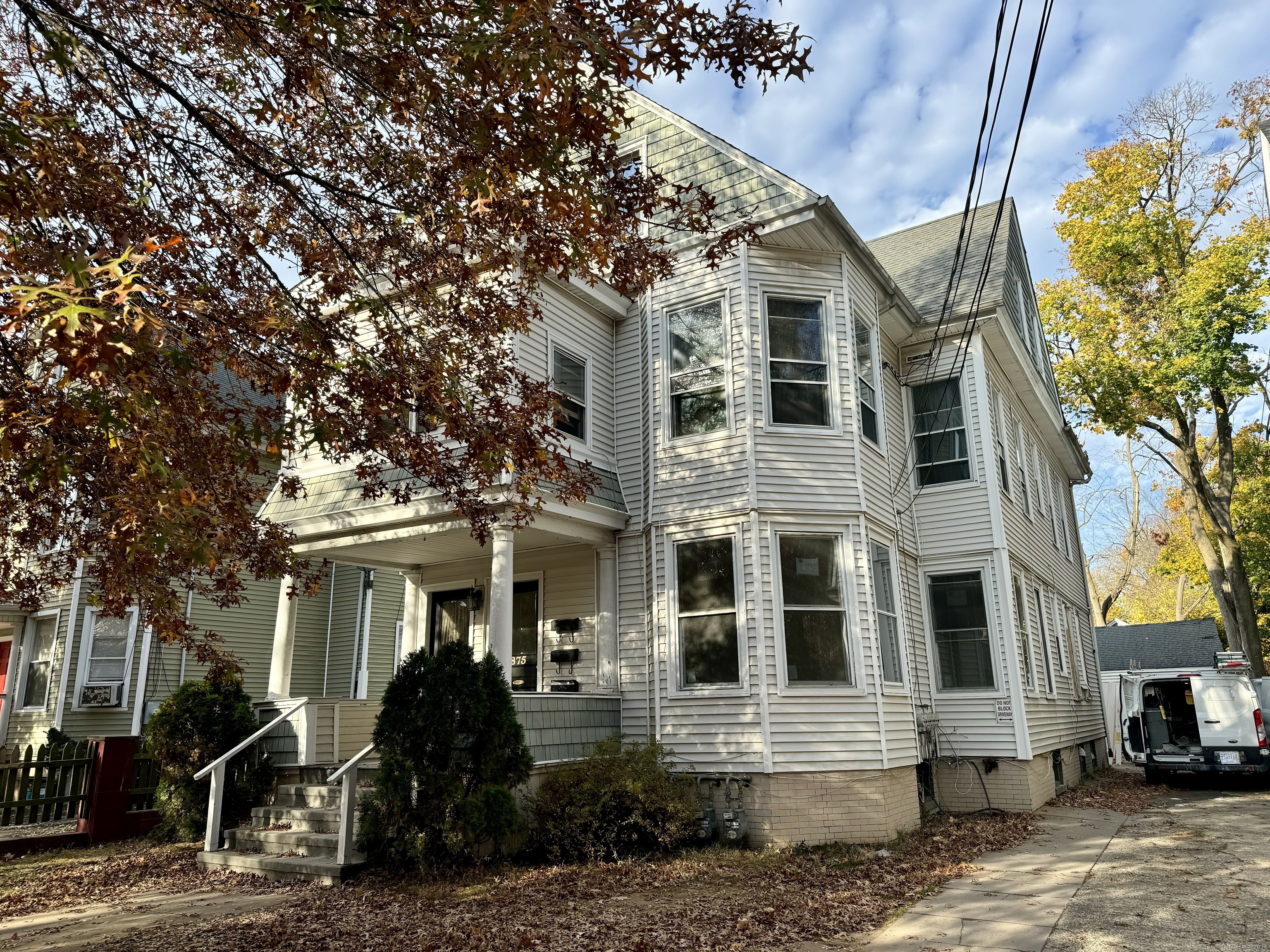 875 Elm Street 1
