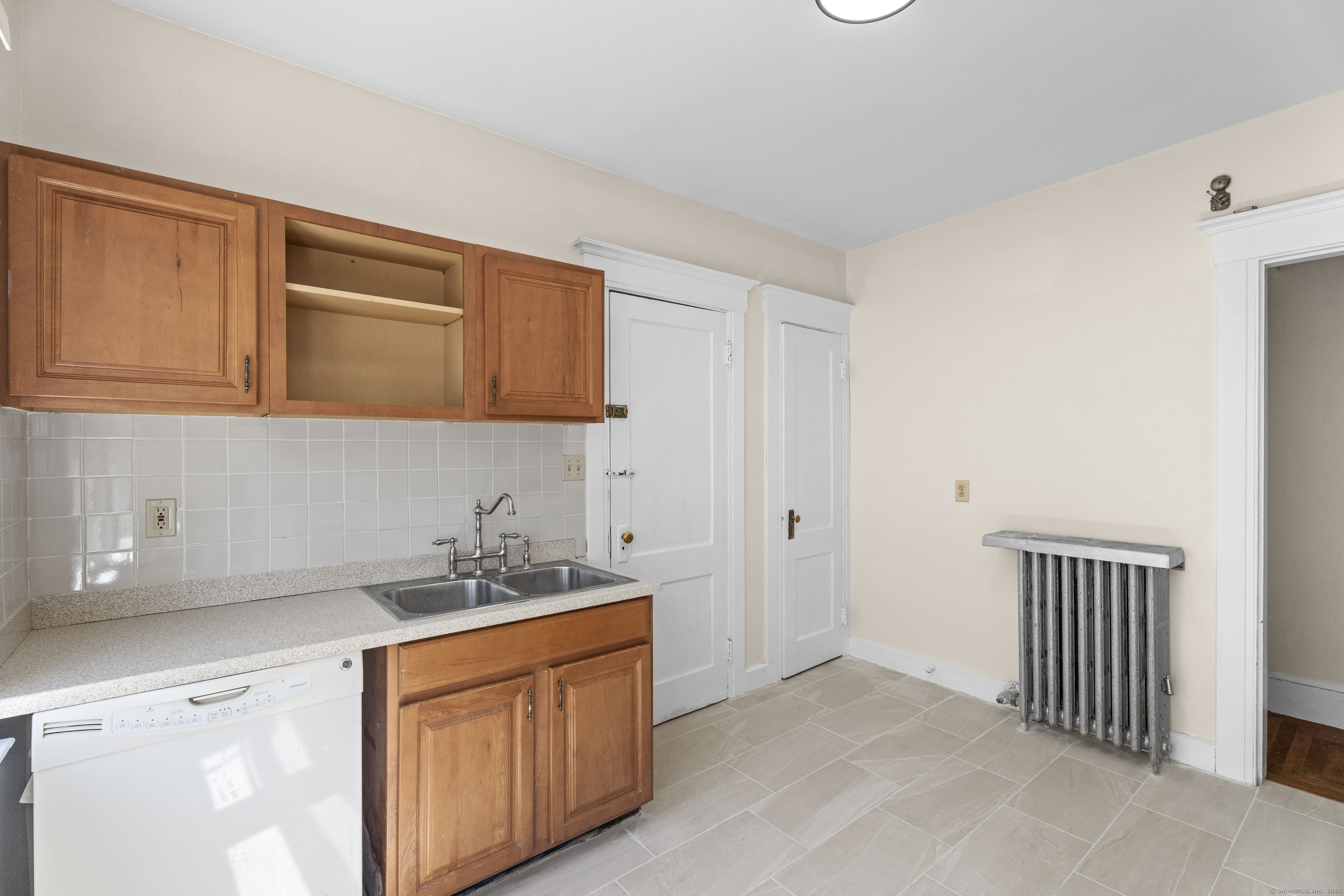 38 Hubinger Street 2