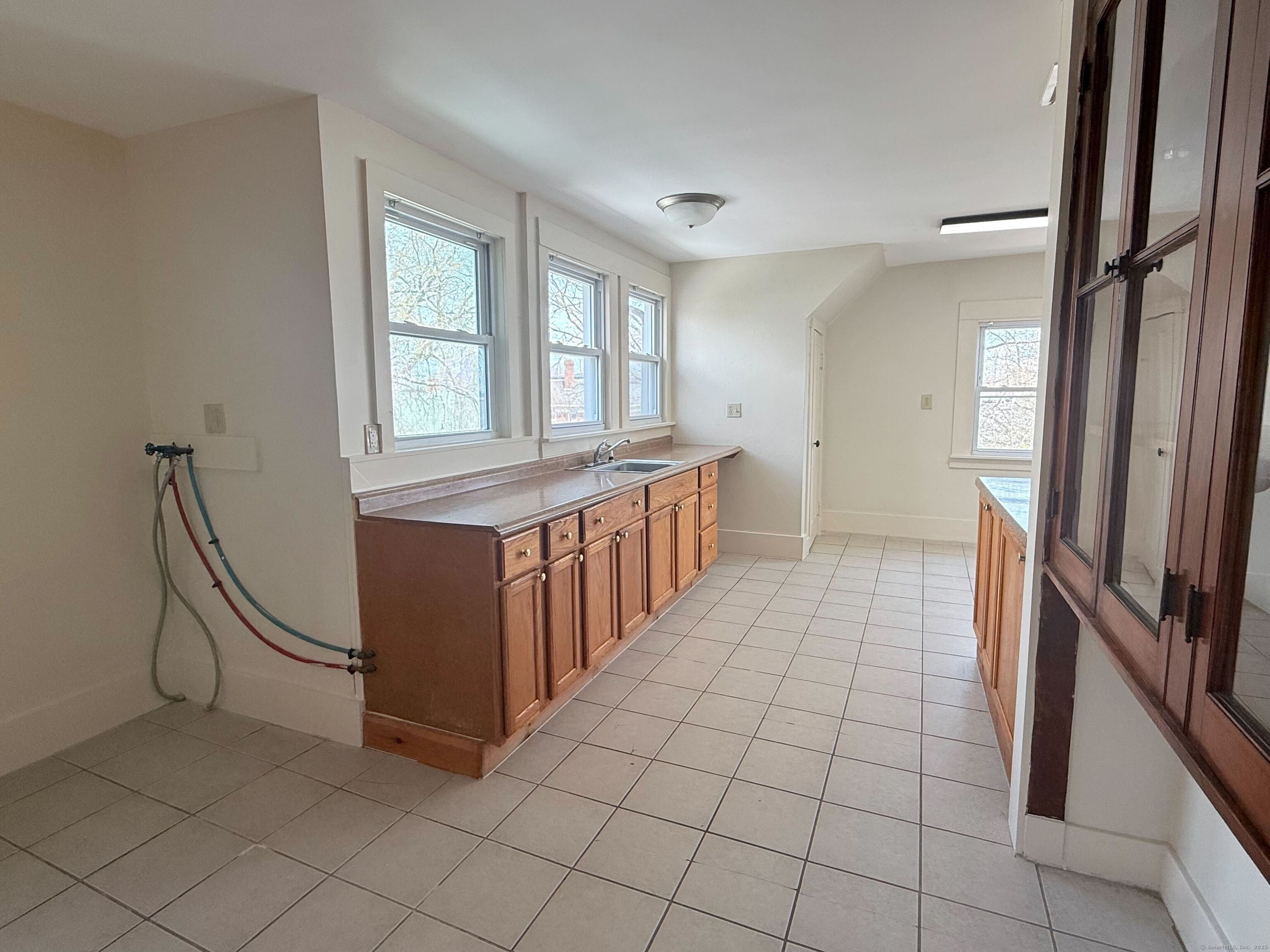 185 Howard Avenue 3