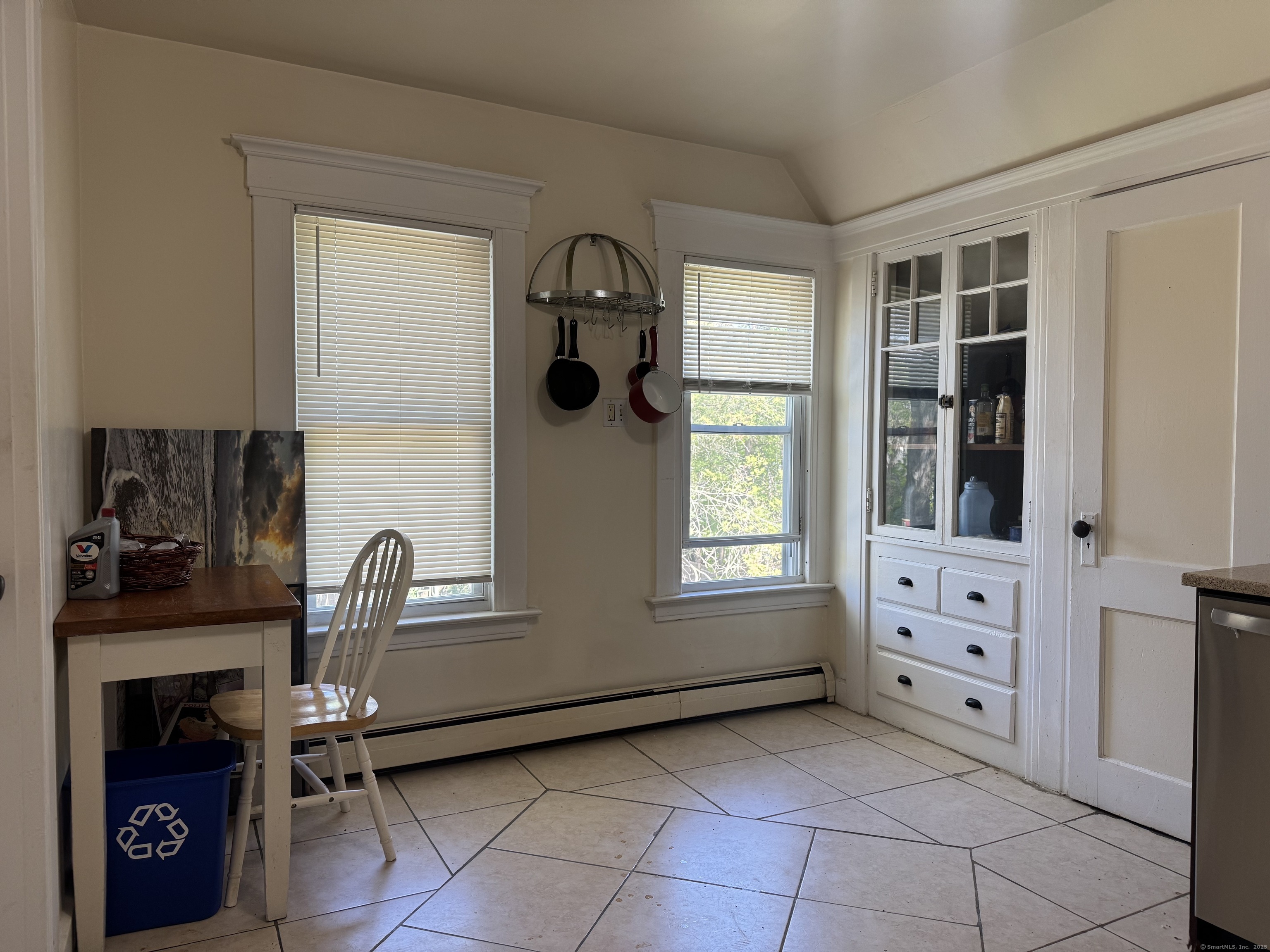40 Hubinger Street 2