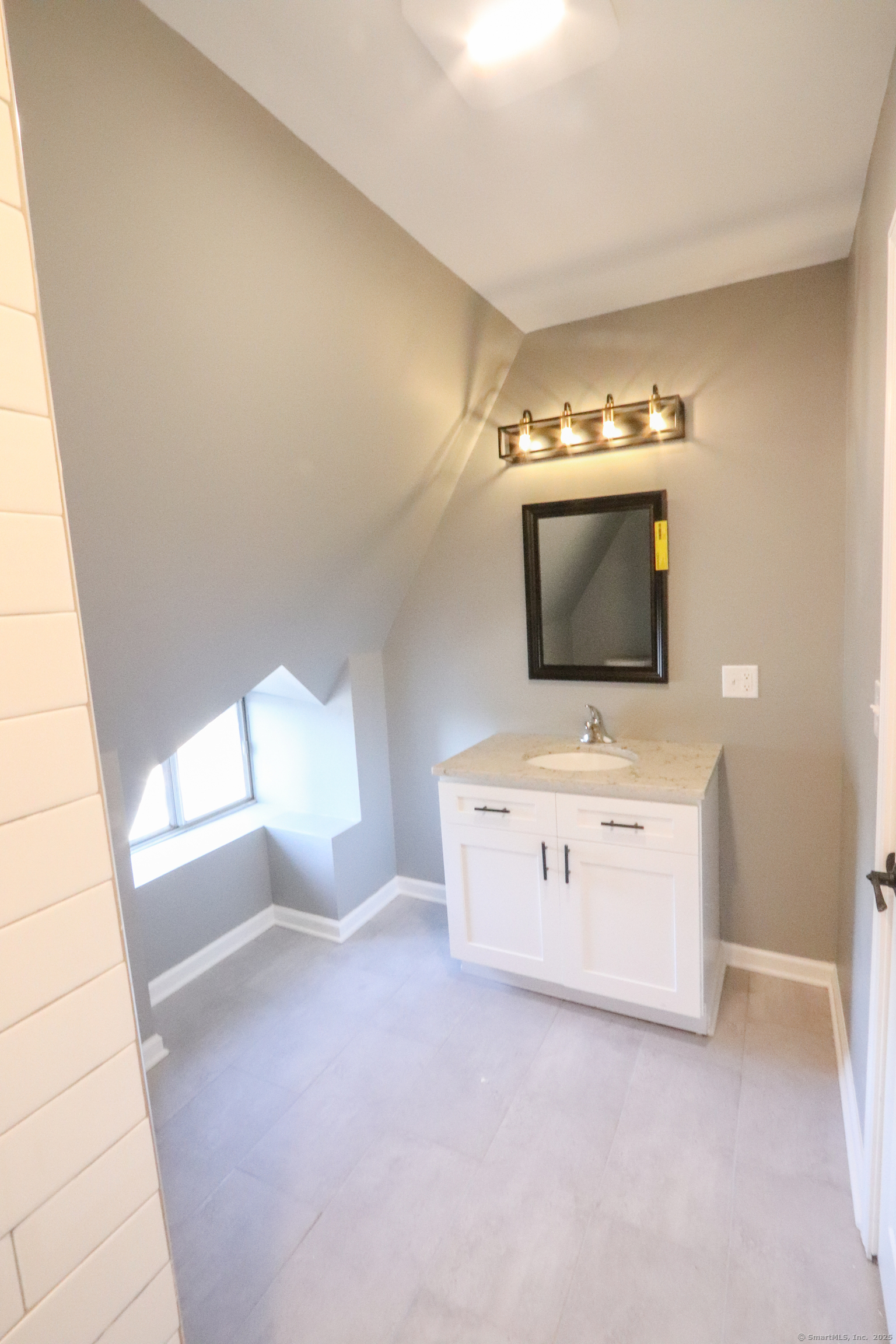 313 Humphrey Street 3