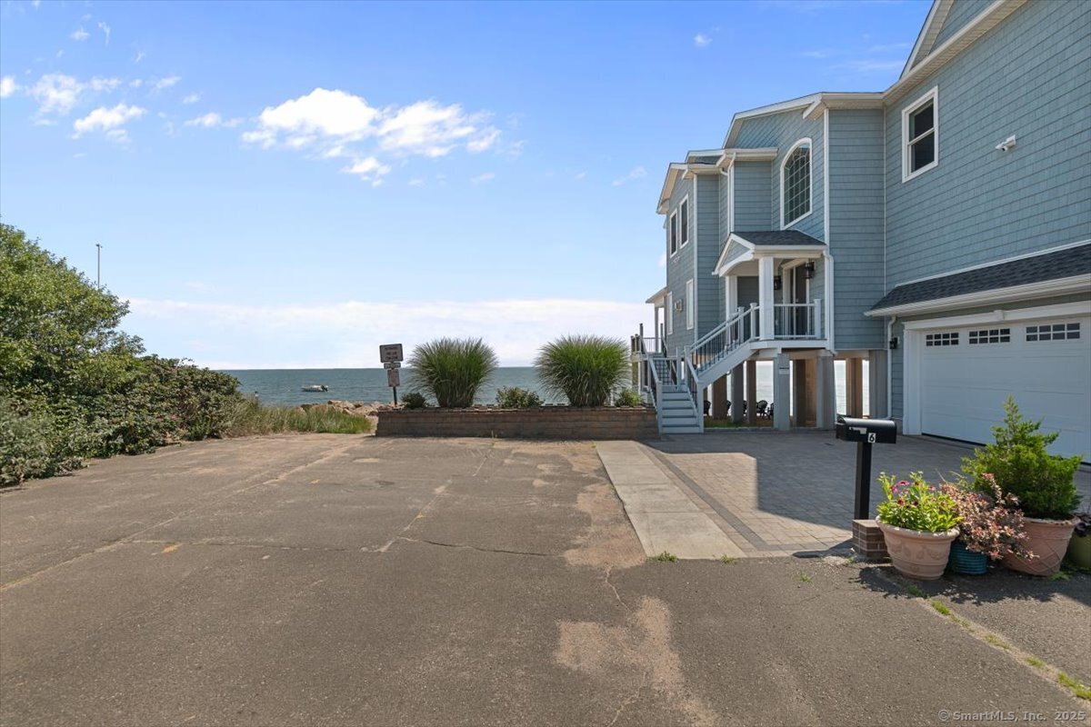 6 1st Avenue
