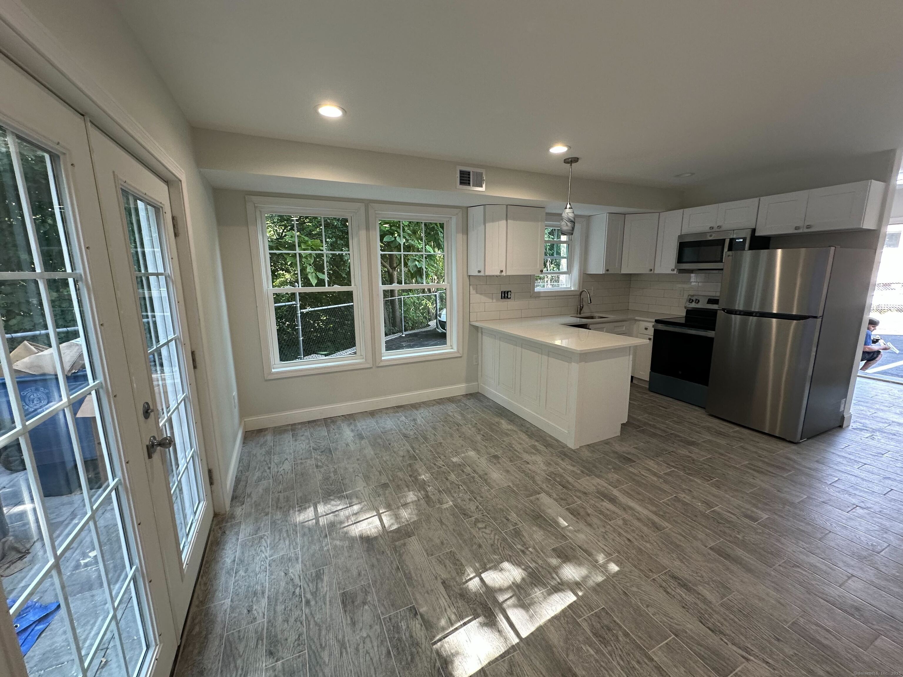 1083 Whalley Avenue C