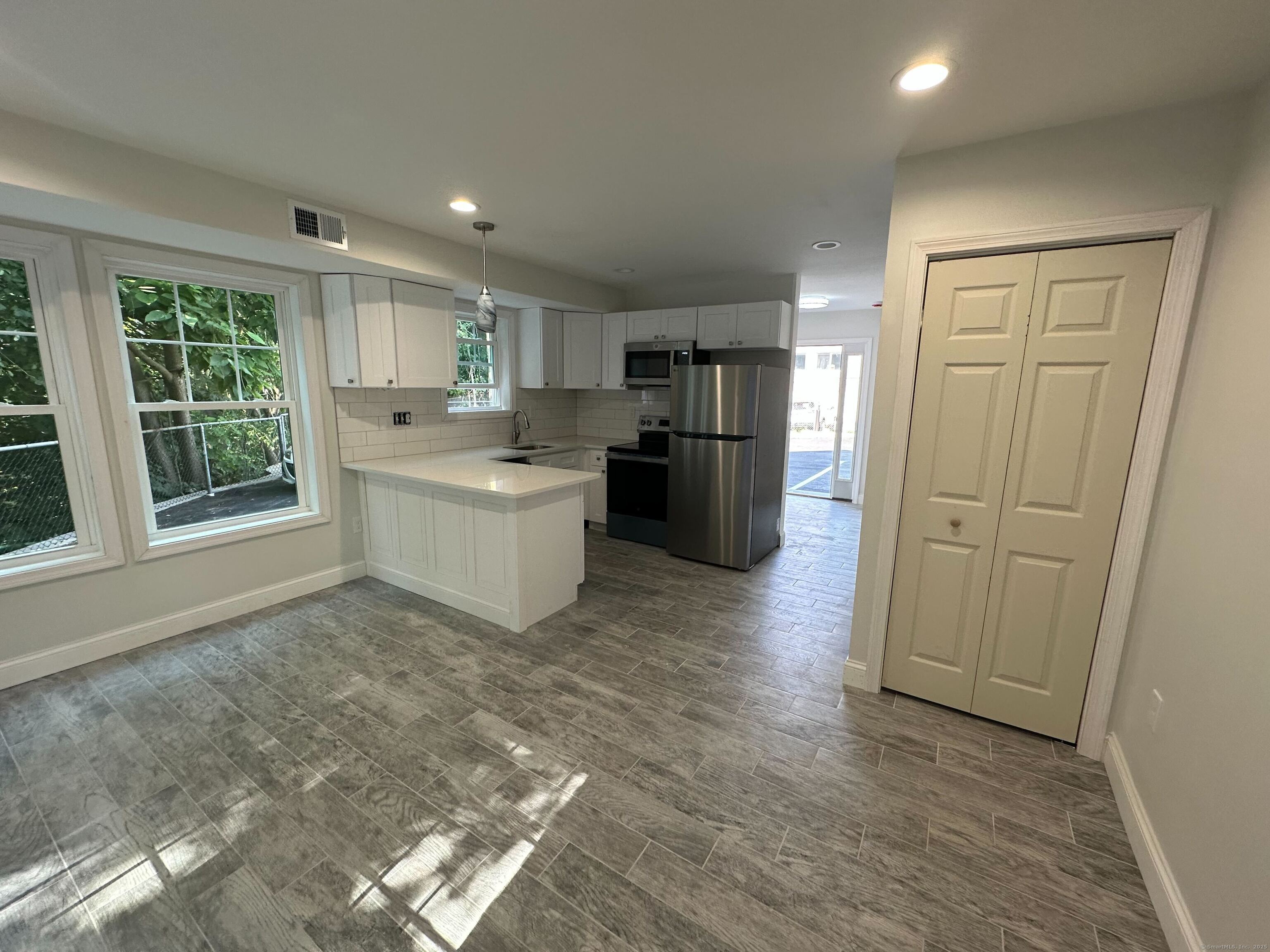 1083 Whalley Avenue C